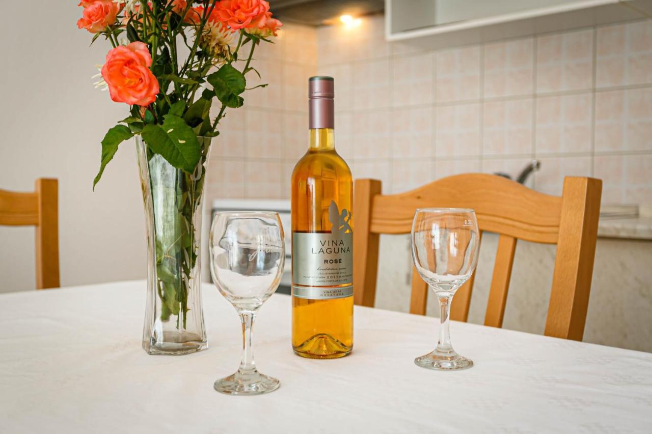 Apartmani Luka Kornić Екстериор снимка